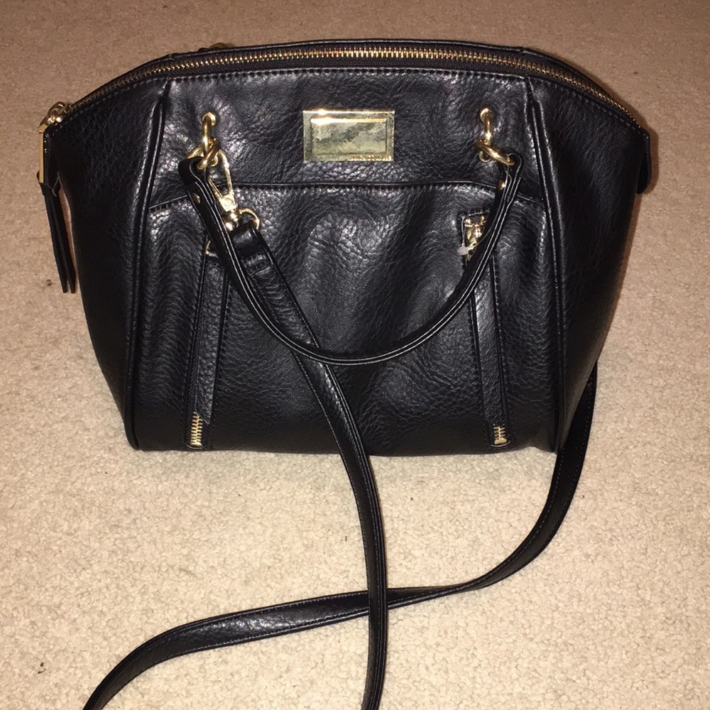 Beautiful cross body black juicy couture purse